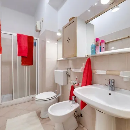 Anna-elena Apartman *